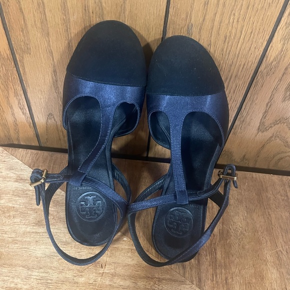 Tory Burch" Black Velvet & Navy Blue Satin T-Strap Heels - Picture 6 of 15
